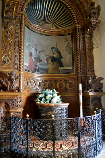 Taufbecken im Dom S. Rufino