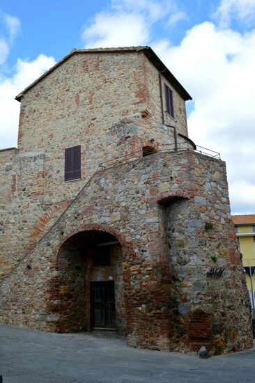 Mittelalterlicher Wehrturm in Batignano