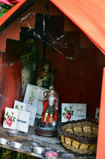 Ein "Saint-Expédit" an der Straße zu den Wasserfällen von Langevin