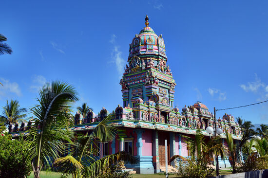 Bonbonbunt ist der Tempel Narassinga Peroumal