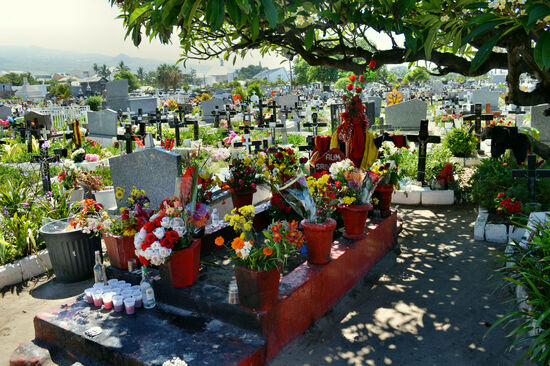 Grab von Sitarane mit Opfergaben