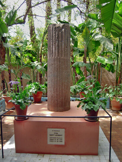 Gedenktafel für Yves Saint Laurent im Jardin Majorelle