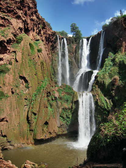 Gesamtansicht der Wasserfälle von Ouzoud
