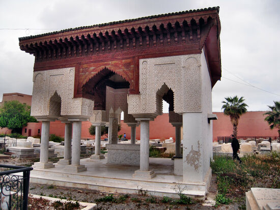 Eines der prunkvollen Grabhäuser