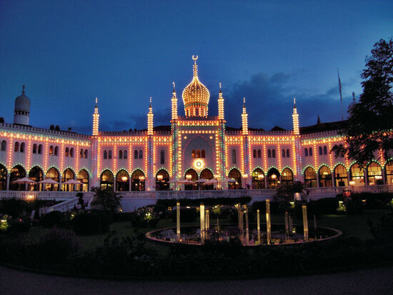 Tausende von Lichtern im Tivoli in Kopenhagen