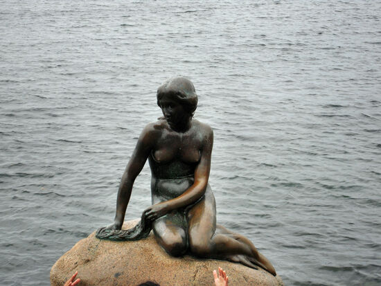 Eine der berühmtesten Skulpturen der Welt - die Kleine Meerjungfrau in Kopenhagen