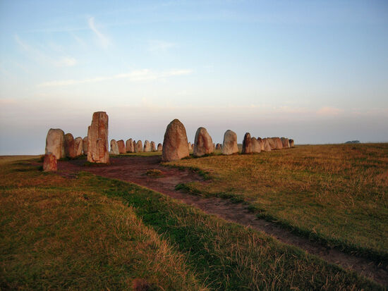 Steinsetzung von Ales Stenar in der Morgensonne