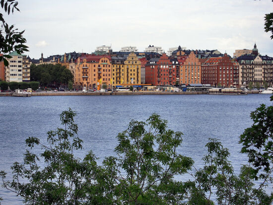 Blick auf Kungsholmen von der Insel Långholmen aus