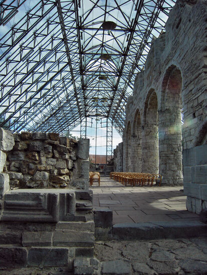 Ruinen des mittelalterlichen Doms von Hamar