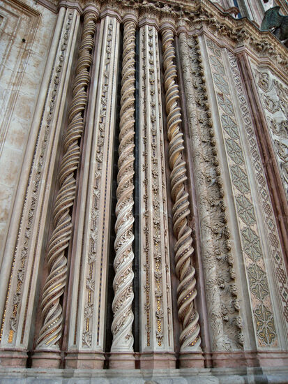 Filigrane Details der Fassade