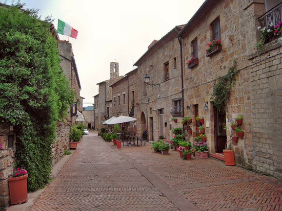 Dorfstraße von Sovana