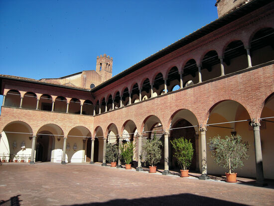 Hof des Santuario der Hl. Katharina