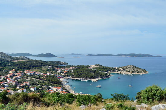 Blick vom Feuermelder über Drage in Richtung Kornaten