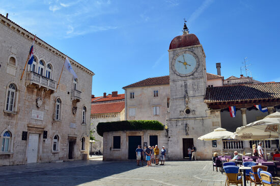 Hauptplatz Trg Ivana Pavla II in Trogir