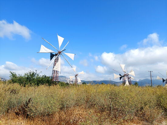 Einige der noch existierenden Windräder auf der Lassíthi-Hochebene