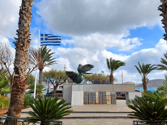 Am Hafen von Eloúnda