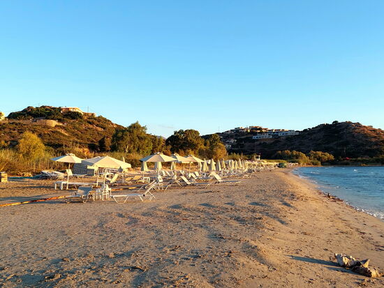 Almyros Beach in der Morgensonne