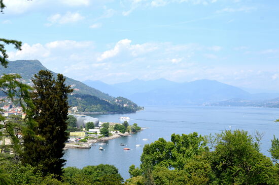 Blick vom Park der Villa Taranto zum Lago Maggiore