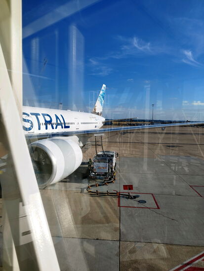 Boeing 777 der Air Austral in Paris CDG