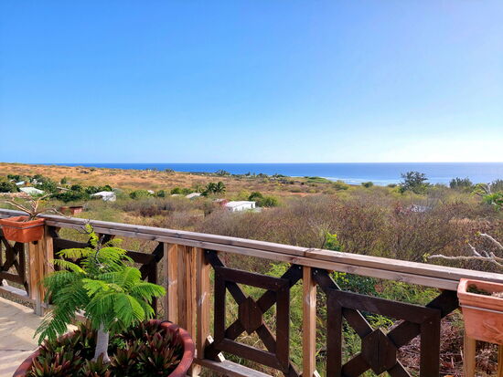 Blick vom Pool zum Indischen Ozean