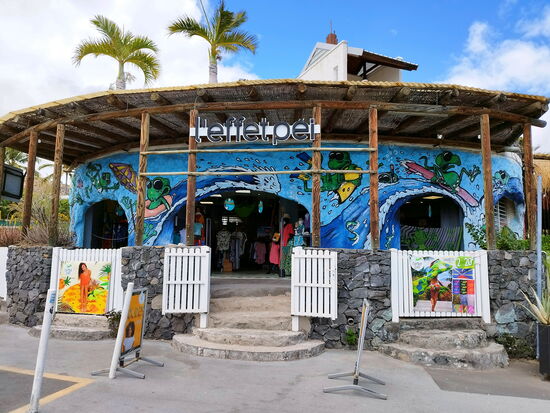 "L'Effet Péi"-Laden an der Promenade von Boucan Canot