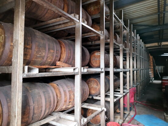 In der Rum-Destillerie Damoiseau