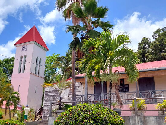 "Polizeirevier" aus "Death in Paradise"