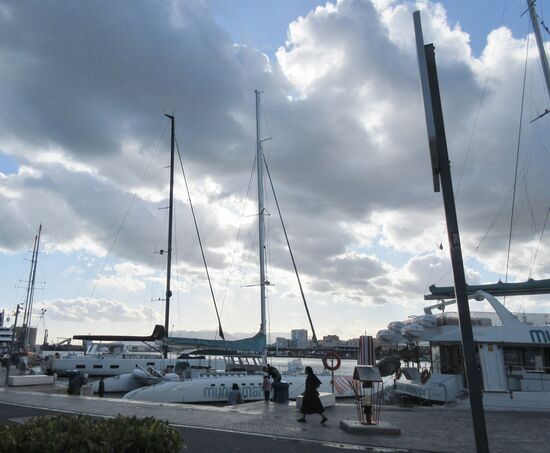 Der Yachthafen von Malaga