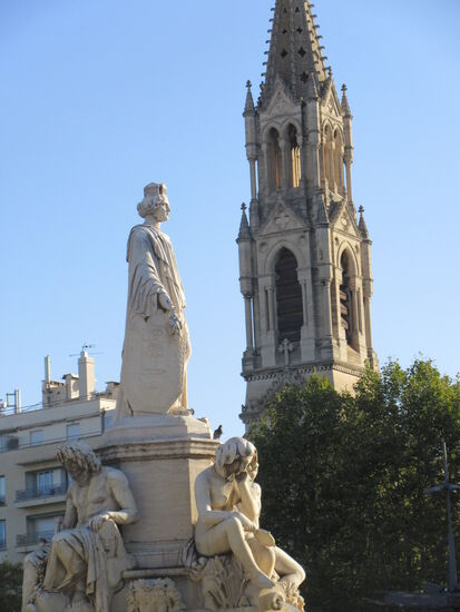 Fontaine Pradie und Eglise St. Perpétue-et-Félicité