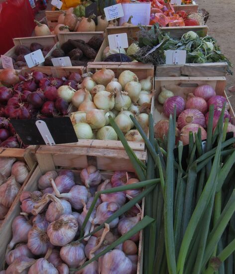 Knoblauch und Zwiebeln