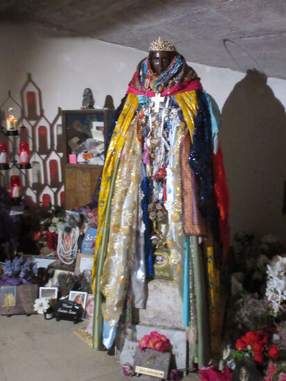 Sara (Sara la Noire, Sara-la-Kâli) .