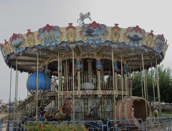 Ein Kinderkarussel gibt es natürlich hier auch