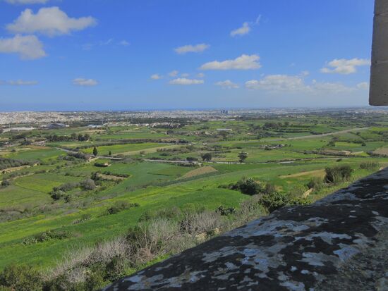 Im Landesinneren ist es glücklicherweise noch recht grün....