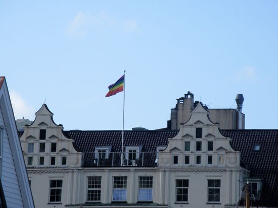 Da wo die Fahne steht, war mein Zimmer mit der grossen Terrasse