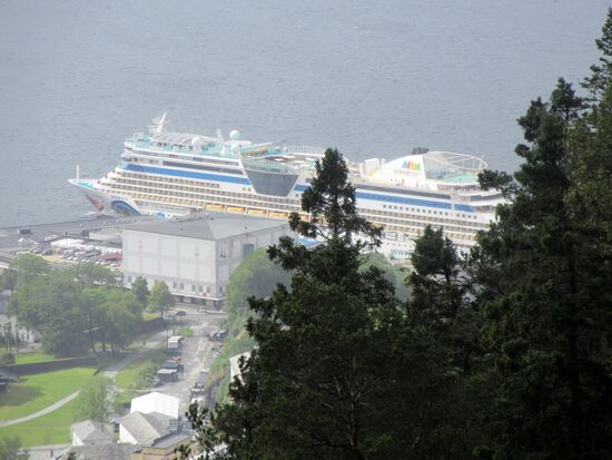 Ein Cruiser im Hafen