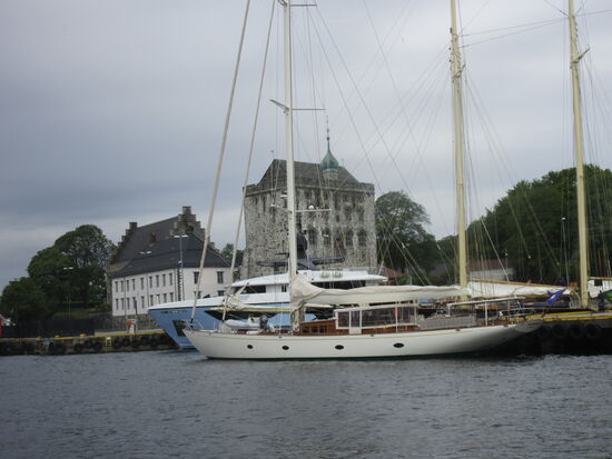 Dreimast-Segler "Staatsraad Lemkuhl"