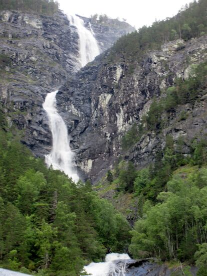 Was für ein schöner Wasserfall