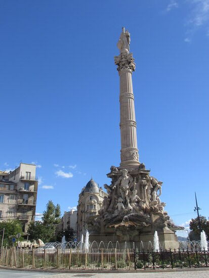 Säule am Place Castellane