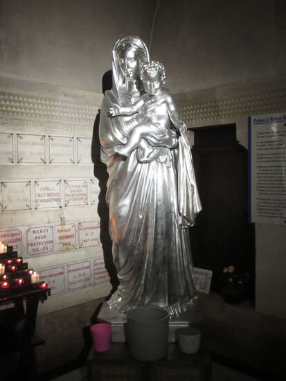 Silberstatue der heiligen Jungfrau von Chanuel