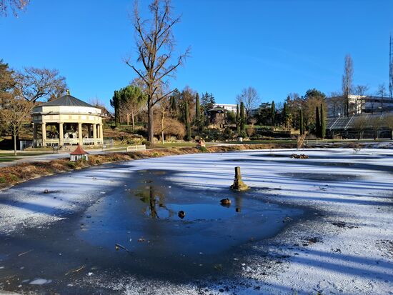 Kleiner See mit Pavillon