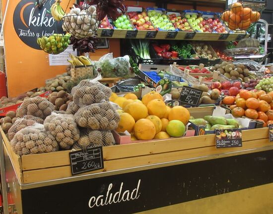 Kartoffeln in vielen Sorten, Obst und Gemüse