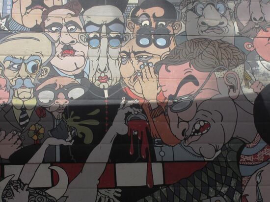 Auffälliges Wandbild bei einem Restaurant