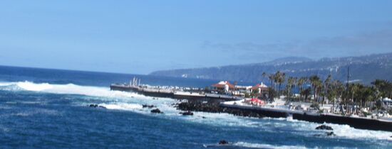 Blick auf das Meerwasserschwimmbecken