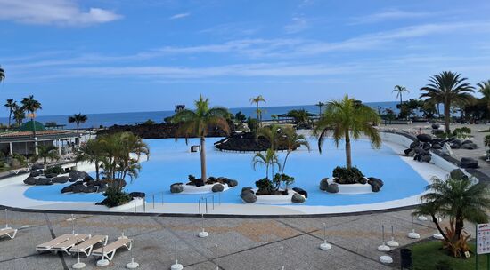 Das Meerwasserschwimmbecken