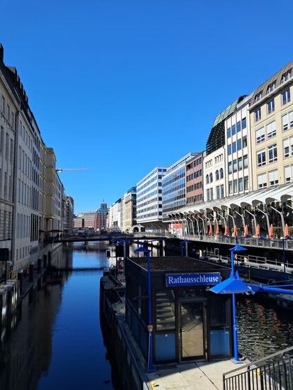 Alster-Arkaden mit Fleet