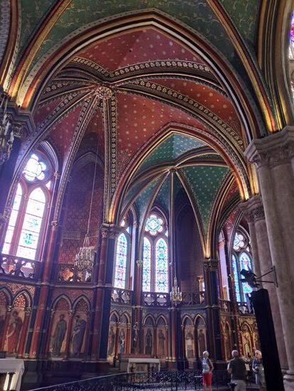 Im Inneren der Kathedrale