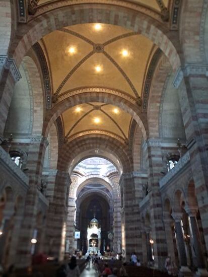 Im Inneren der Kathedrale