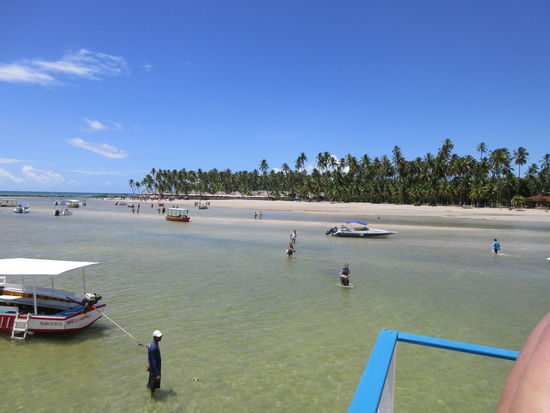 Seichtes Wasser bei Ebbe