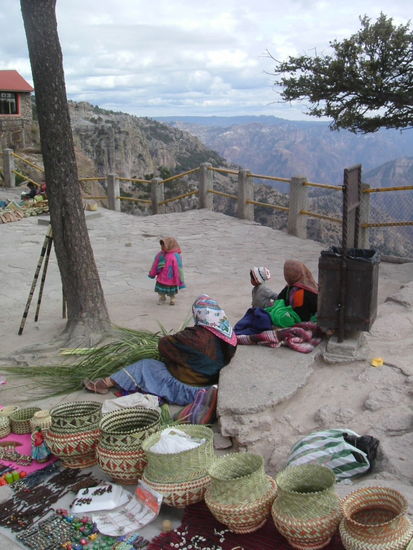 Sie warten geduldig auf Käufer