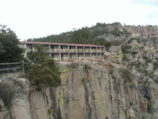 Das Hotel am Abgrund